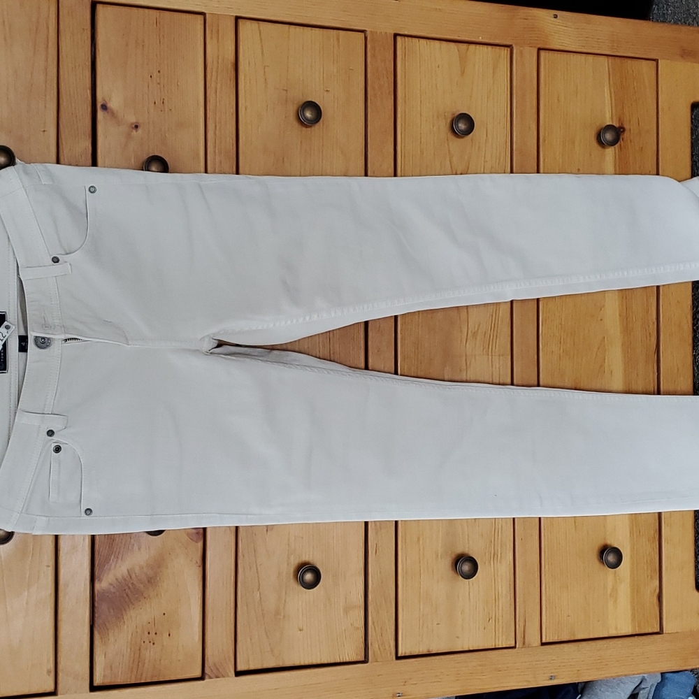 Tommy Bahama Women's Skinny Jeans in Light Cream